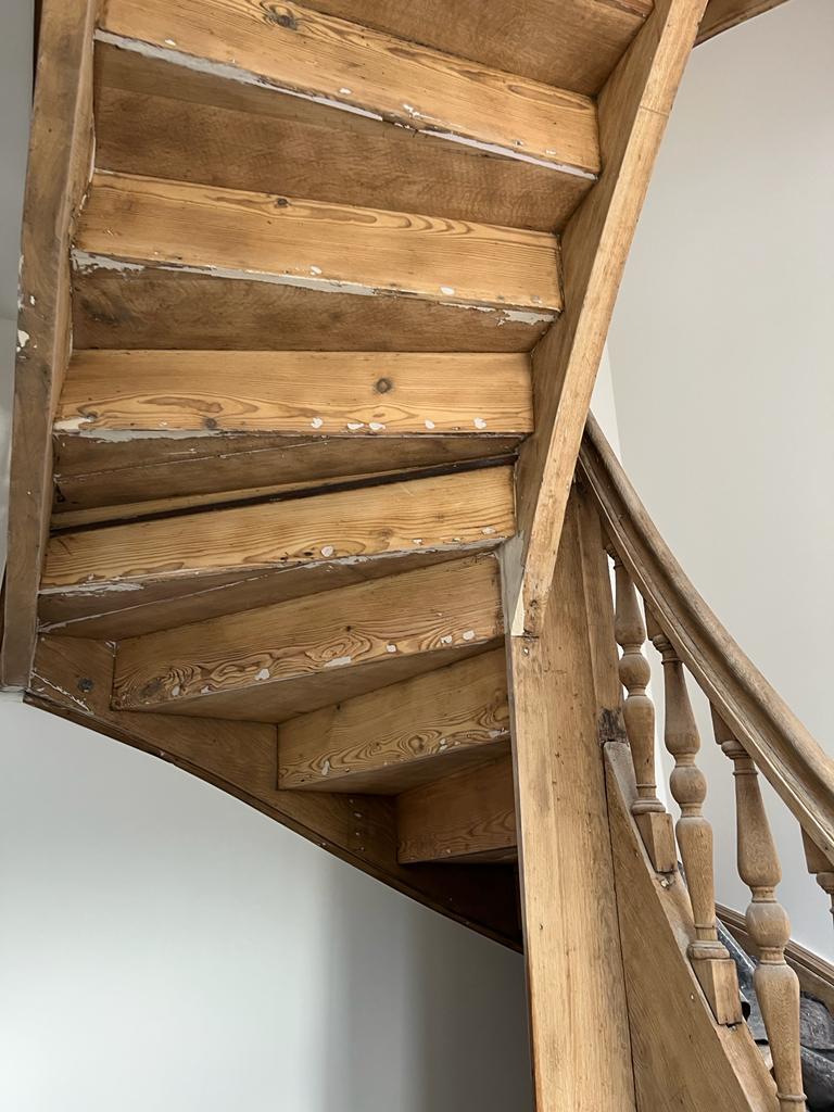 Denkmalgeschützte Holztreppen erneuern - MSB Raumdesign
