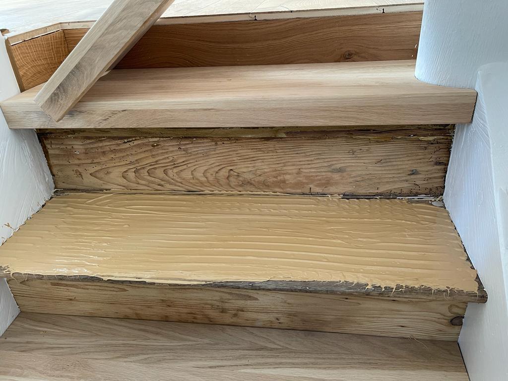 Denkmalgeschützte Holztreppen erneuern - MSB Raumdesign